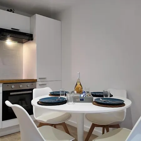 Panorama Riviera Vue Montagne Et Parking * Nizza