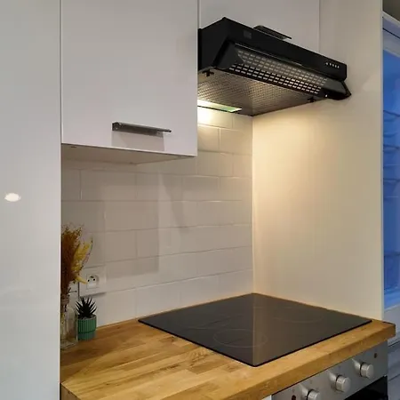 Panorama Riviera Vue Montagne Et Parking Apartamento