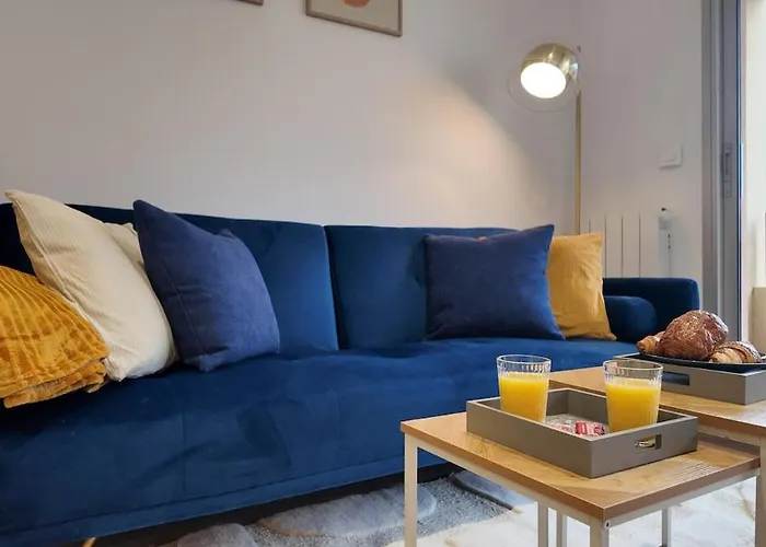 Panorama Riviera Vue Montagne Et Parking * Niza