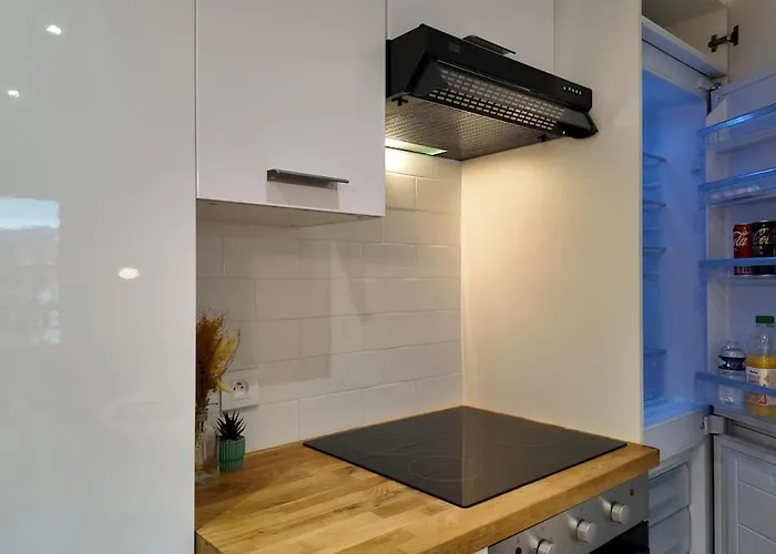 Panorama Riviera Vue Montagne Et Parking Apartamento