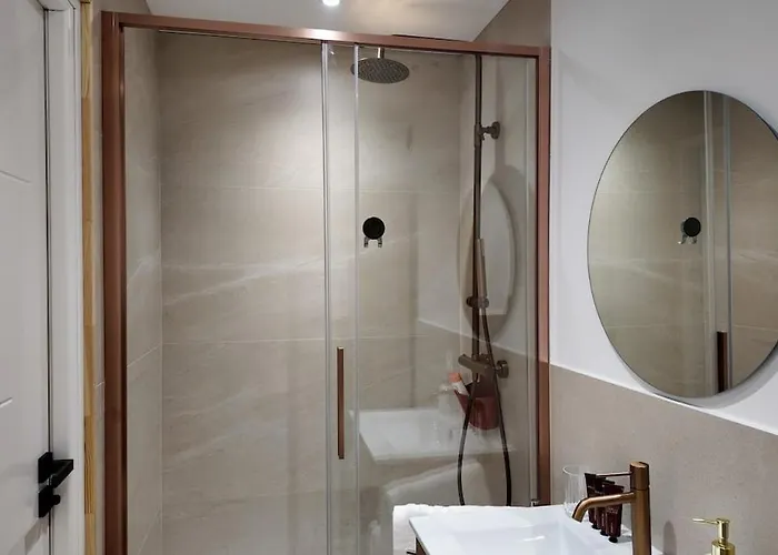 Panorama Riviera Vue Montagne Et Parking *